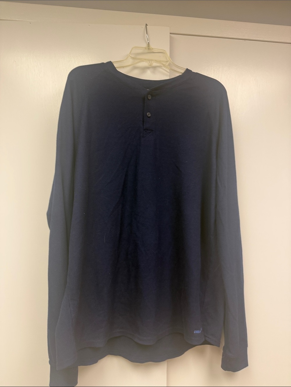 Realtree Men's Navy Long-Sleeve Henley Shirt